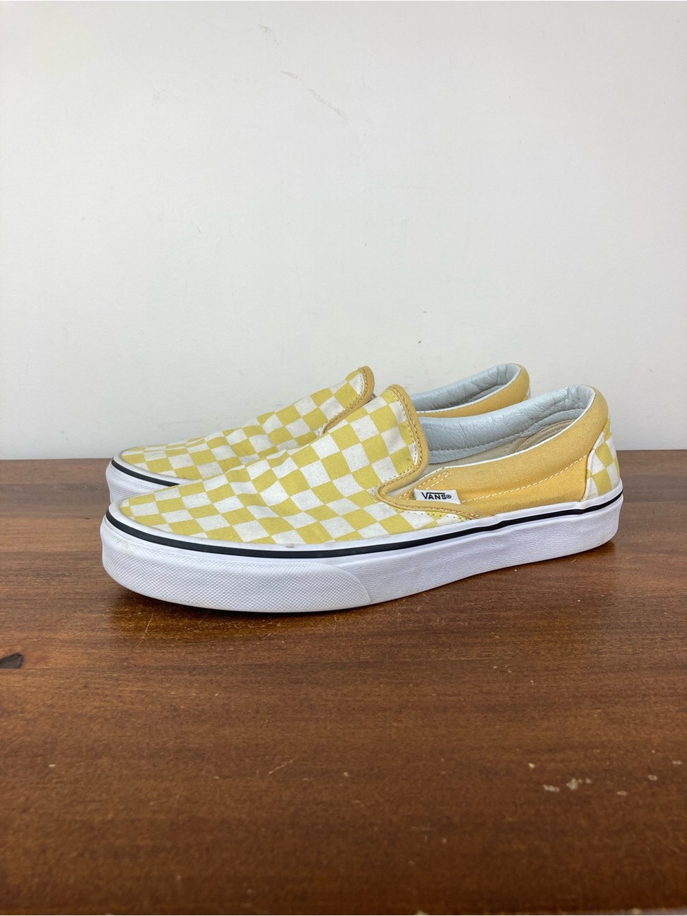 Vans Classic Slip On Mustard Yellow White Check Shoes Men's 8 / Women’s 9.5.
